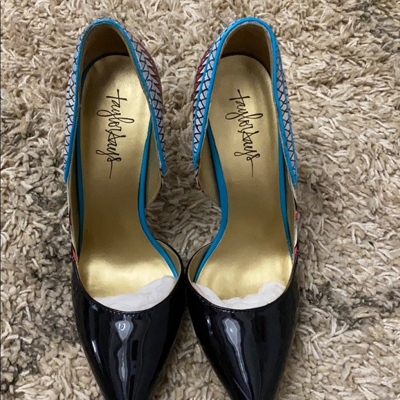 Taylor Says Farrah Pumps - Never Worn - Picture 2 of 3